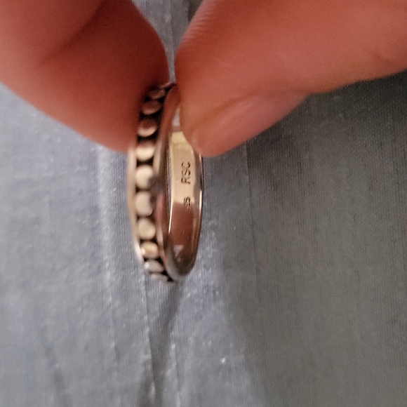 Sterling Silver ring size 7 - Picture 2 of 5